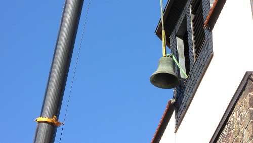 Glocke vom Turm holen